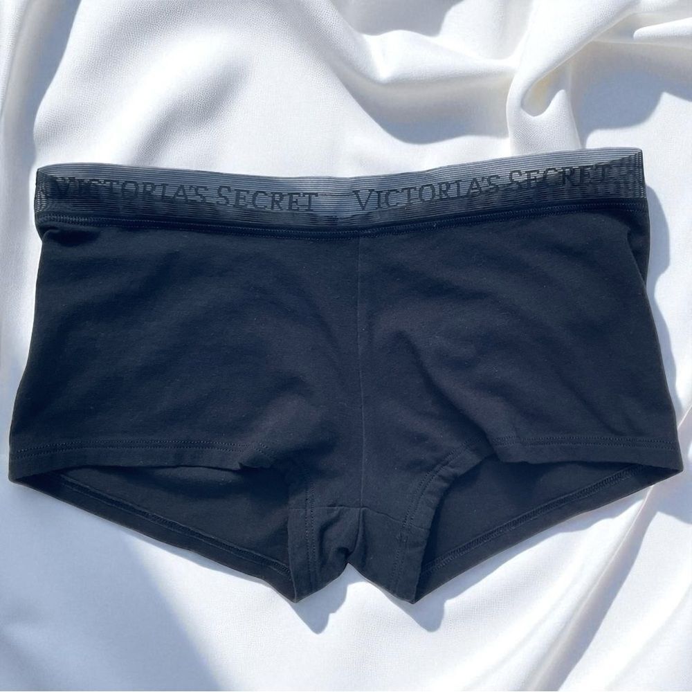 VS Logo Lace Waist Shortie Panty NWOT- Black (M)